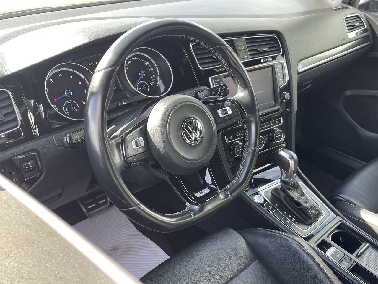 2017 Volkswagen Golf R