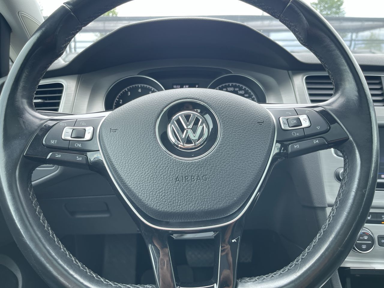 Volkswagen Golf  2017 à Calgary, Alberta