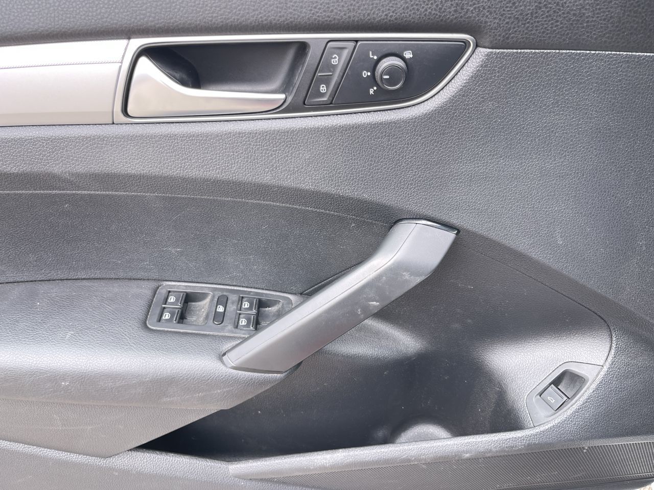 2018 Volkswagen Passat in Calgary, Alberta