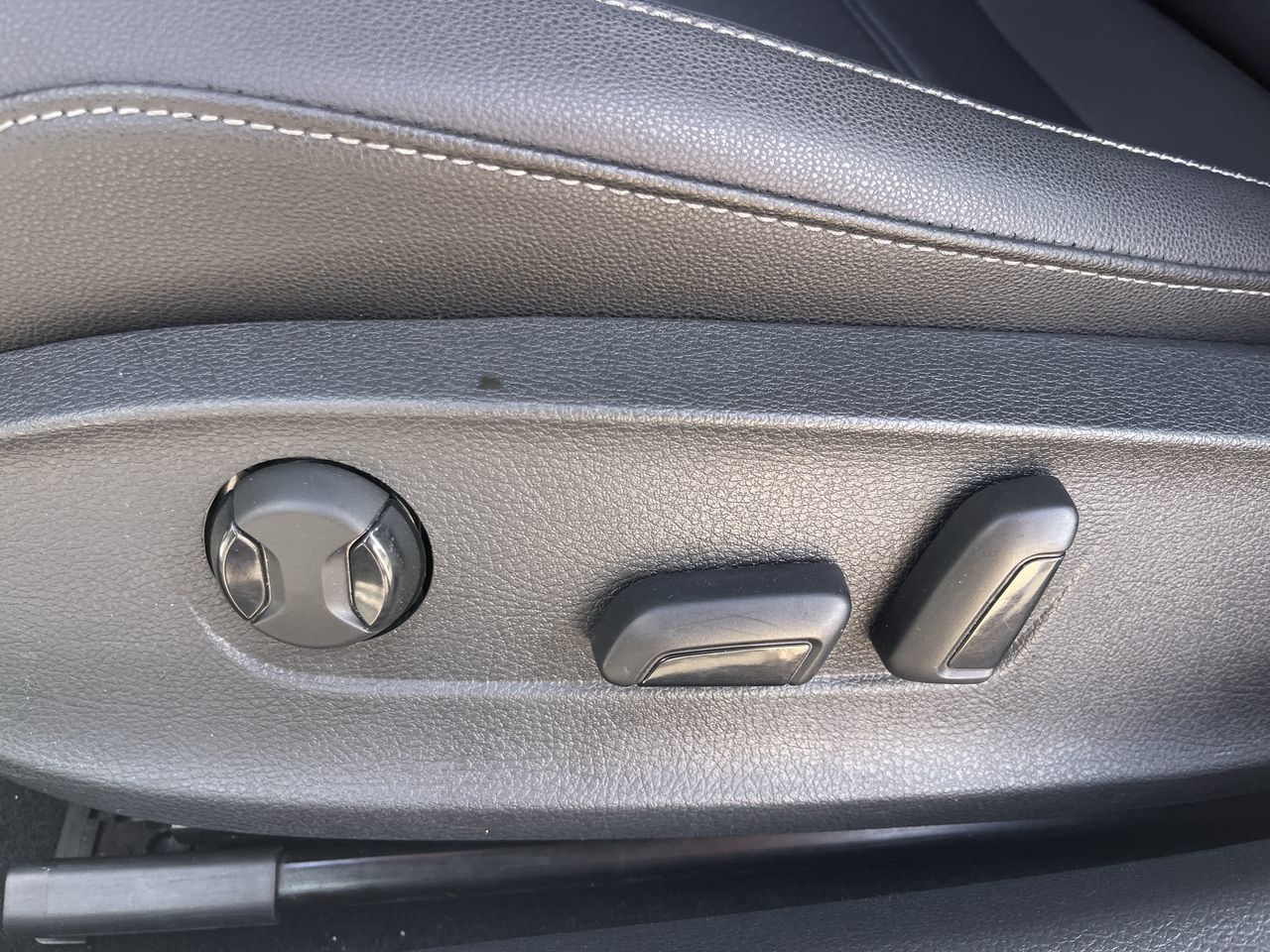 2021 Volkswagen Passat in Calgary, Alberta