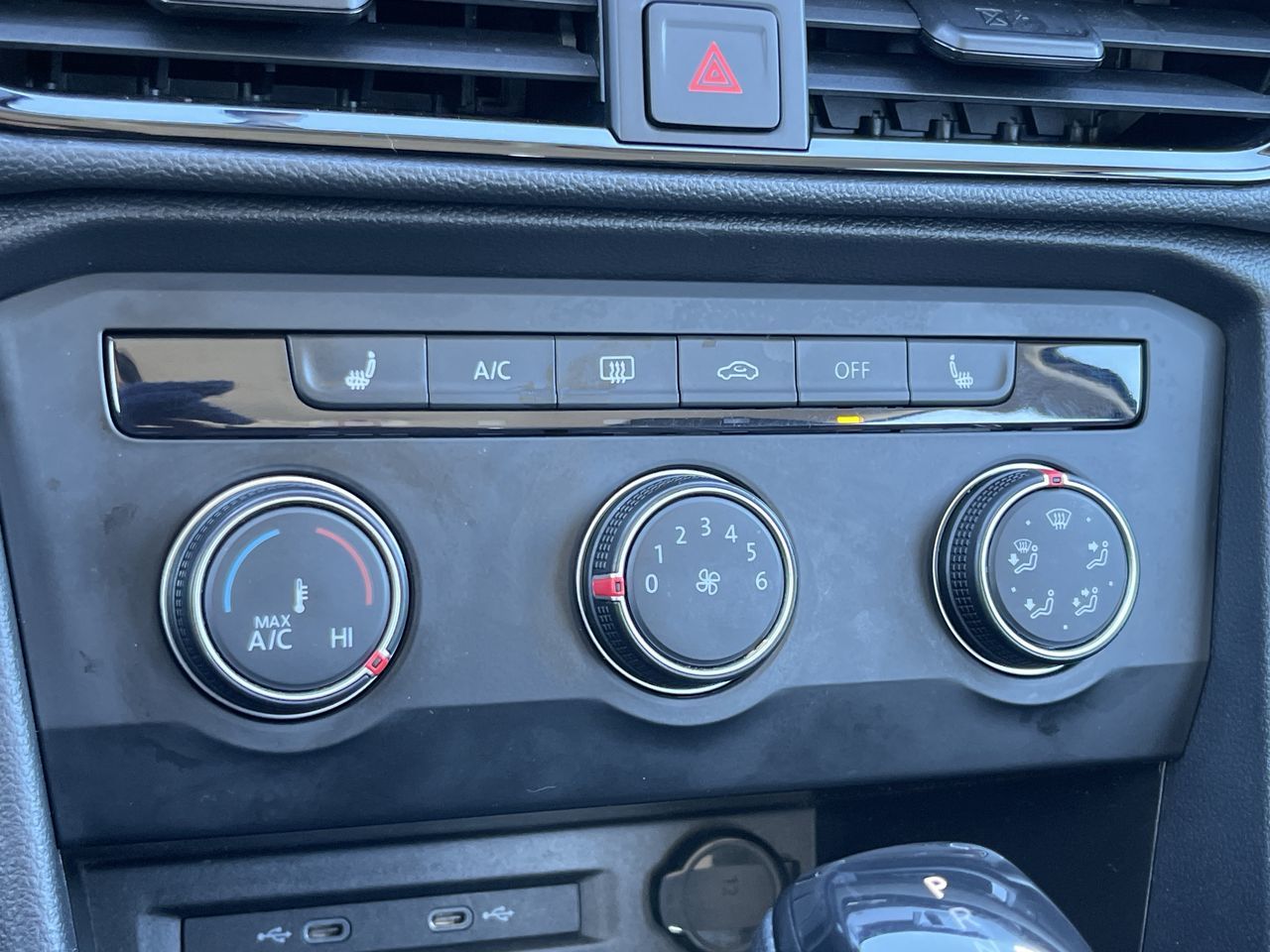 Volkswagen Taos  2022 à Calgary, Alberta