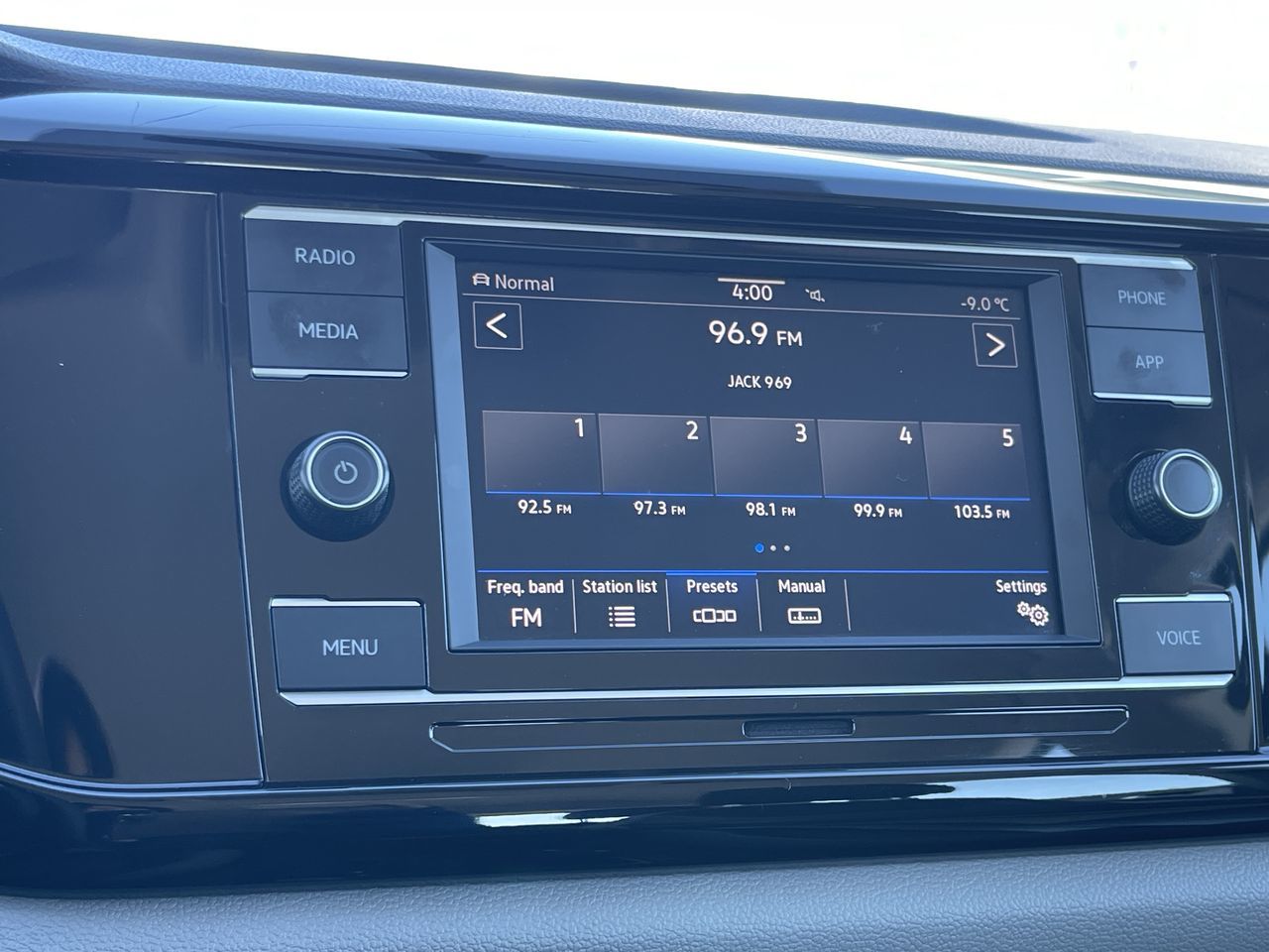 Volkswagen Taos  2022 à Calgary, Alberta