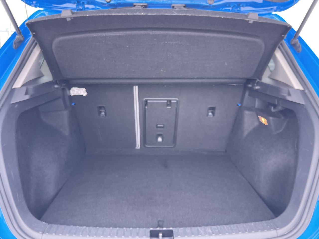 Volkswagen Taos  2022 à Calgary, Alberta