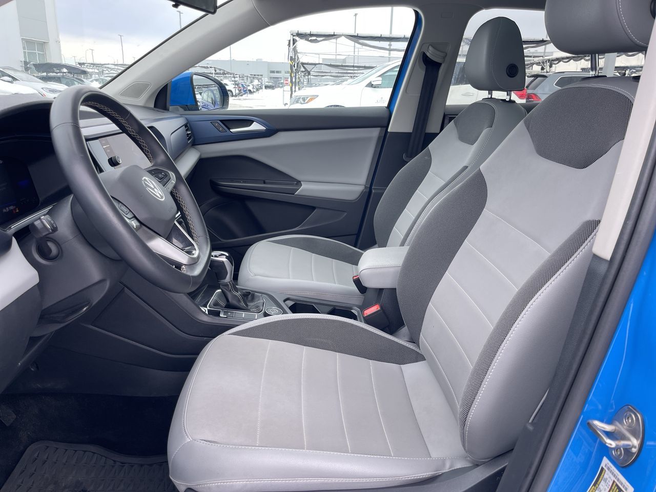 Volkswagen Taos  2022 à Calgary, Alberta