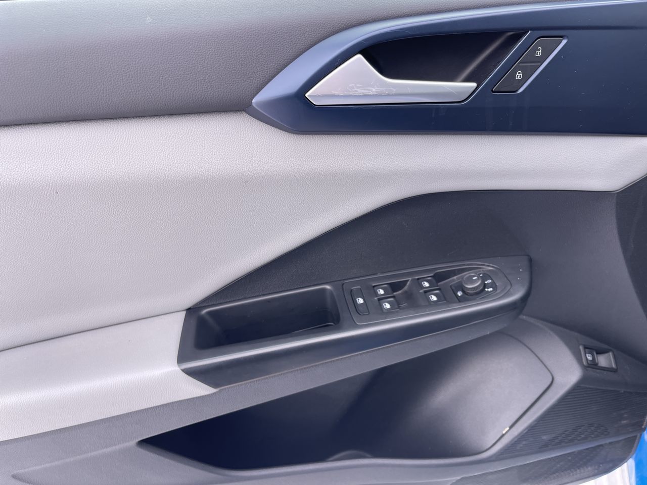 Volkswagen Taos  2022 à Calgary, Alberta