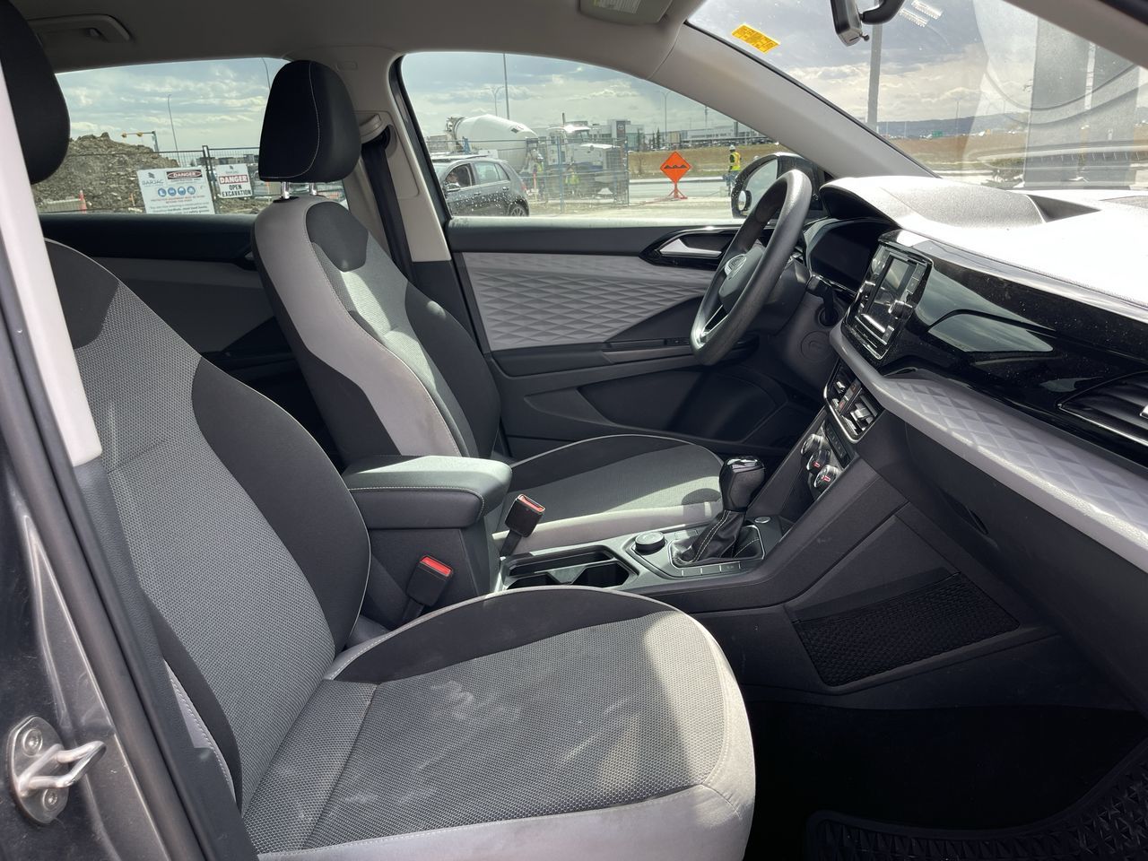 Volkswagen Taos  2022 à Calgary, Alberta