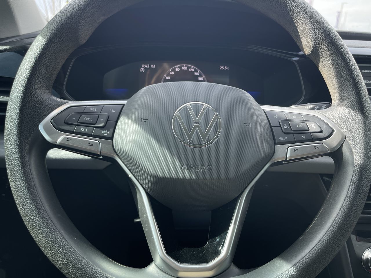 Volkswagen Taos  2022 à Calgary, Alberta