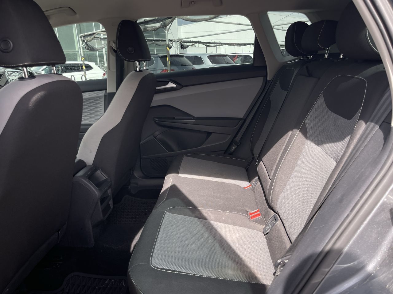 Volkswagen Taos  2022 à Calgary, Alberta