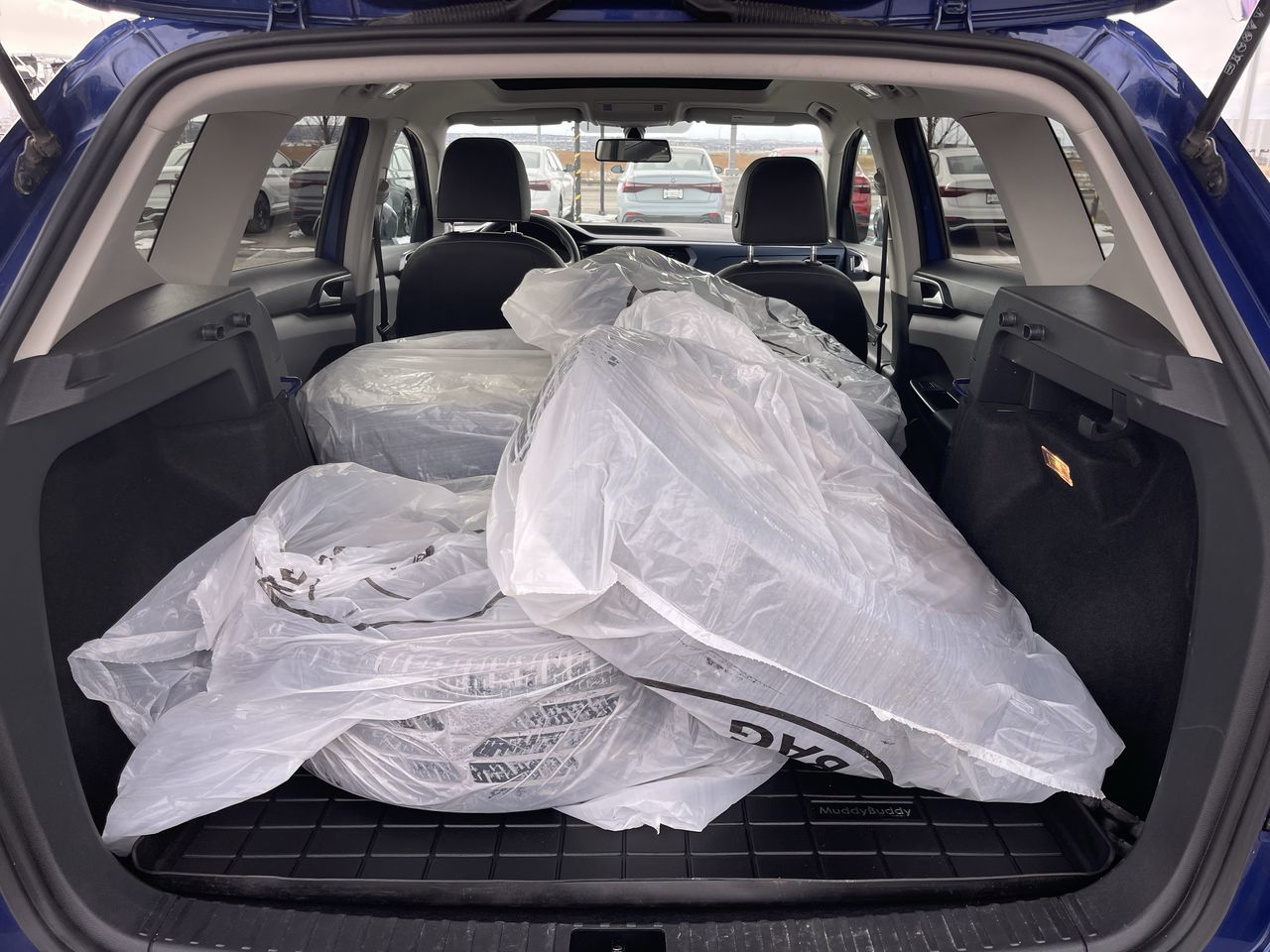 Volkswagen Taos  2022 à Calgary, Alberta