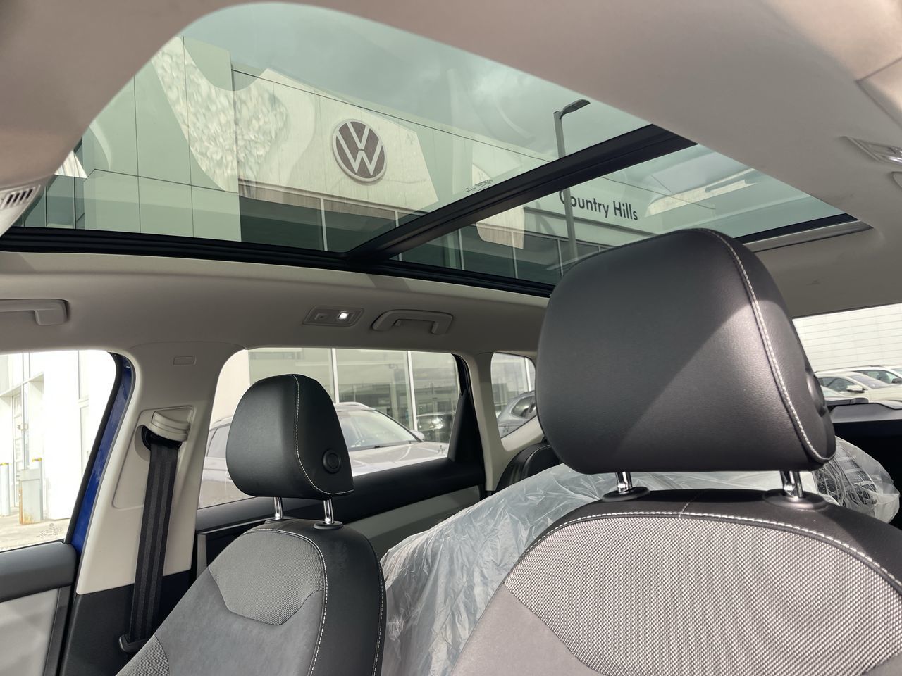 Volkswagen Taos  2022 à Calgary, Alberta