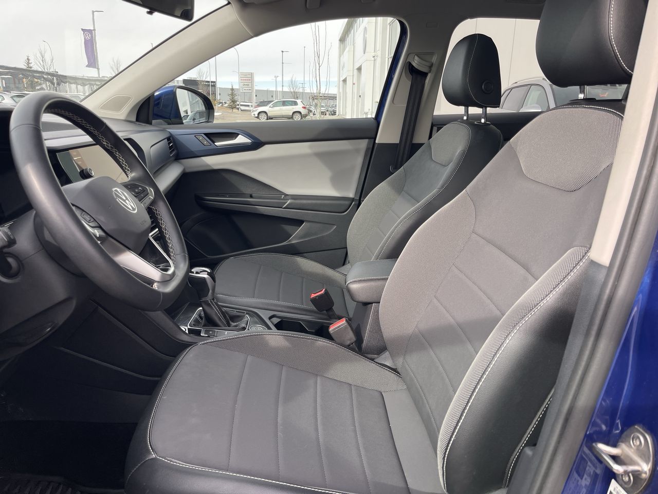 Volkswagen Taos  2022 à Calgary, Alberta