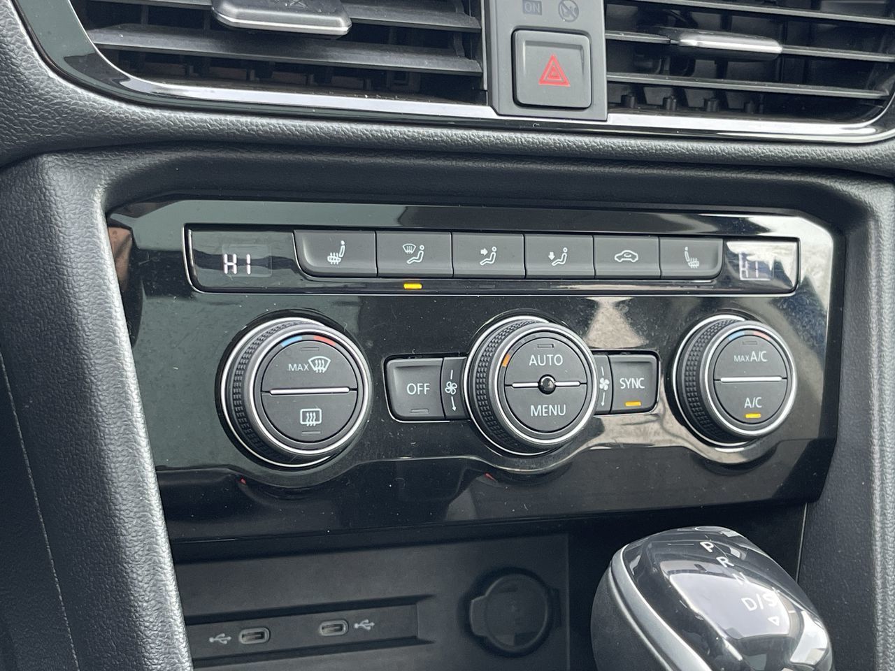 Volkswagen Taos  2022 à Calgary, Alberta