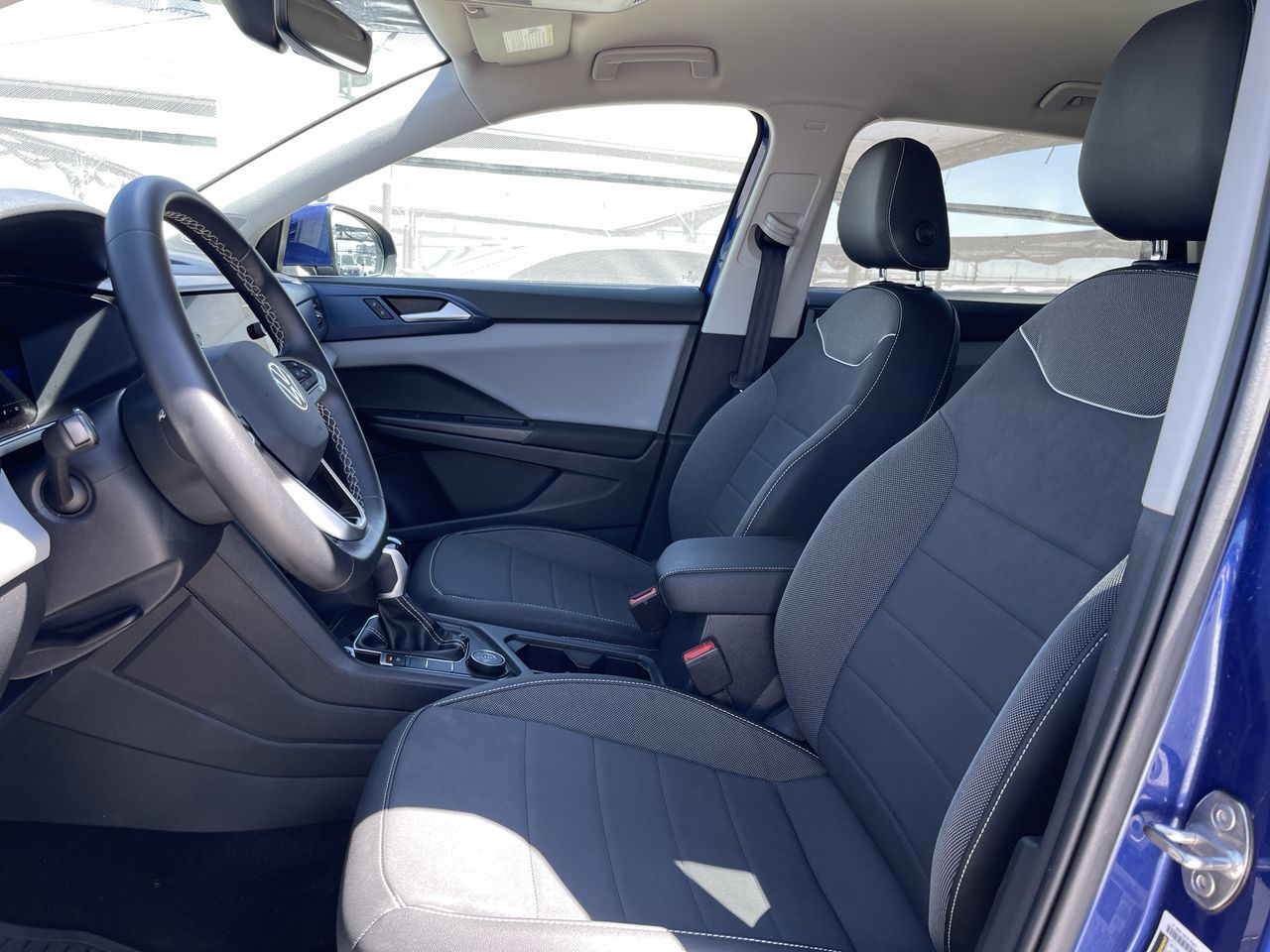 Volkswagen Taos  2023 à Calgary, Alberta