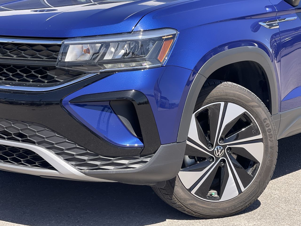 Volkswagen Taos  2023 à Calgary, Alberta