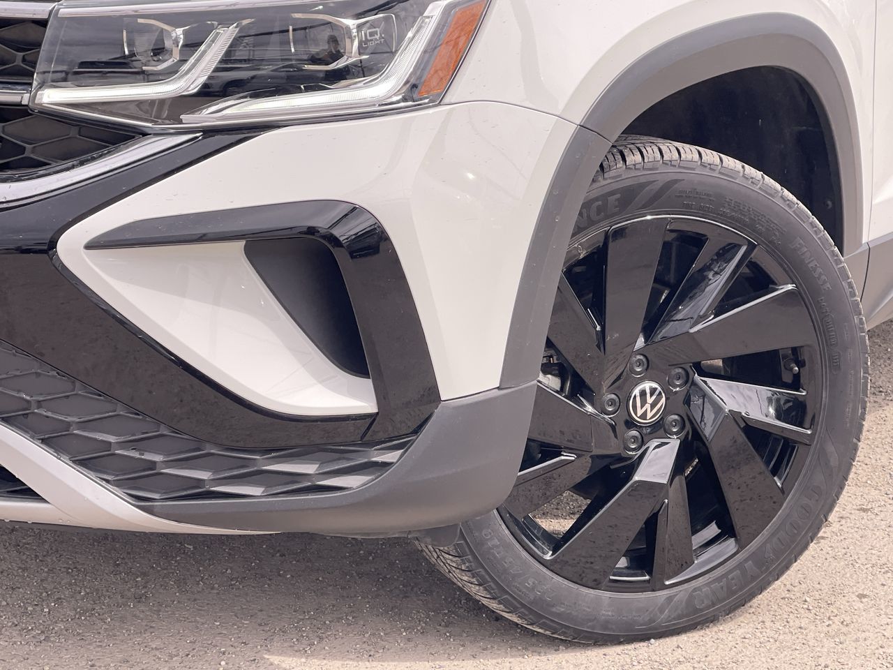 Volkswagen Taos  2023 à Calgary, Alberta