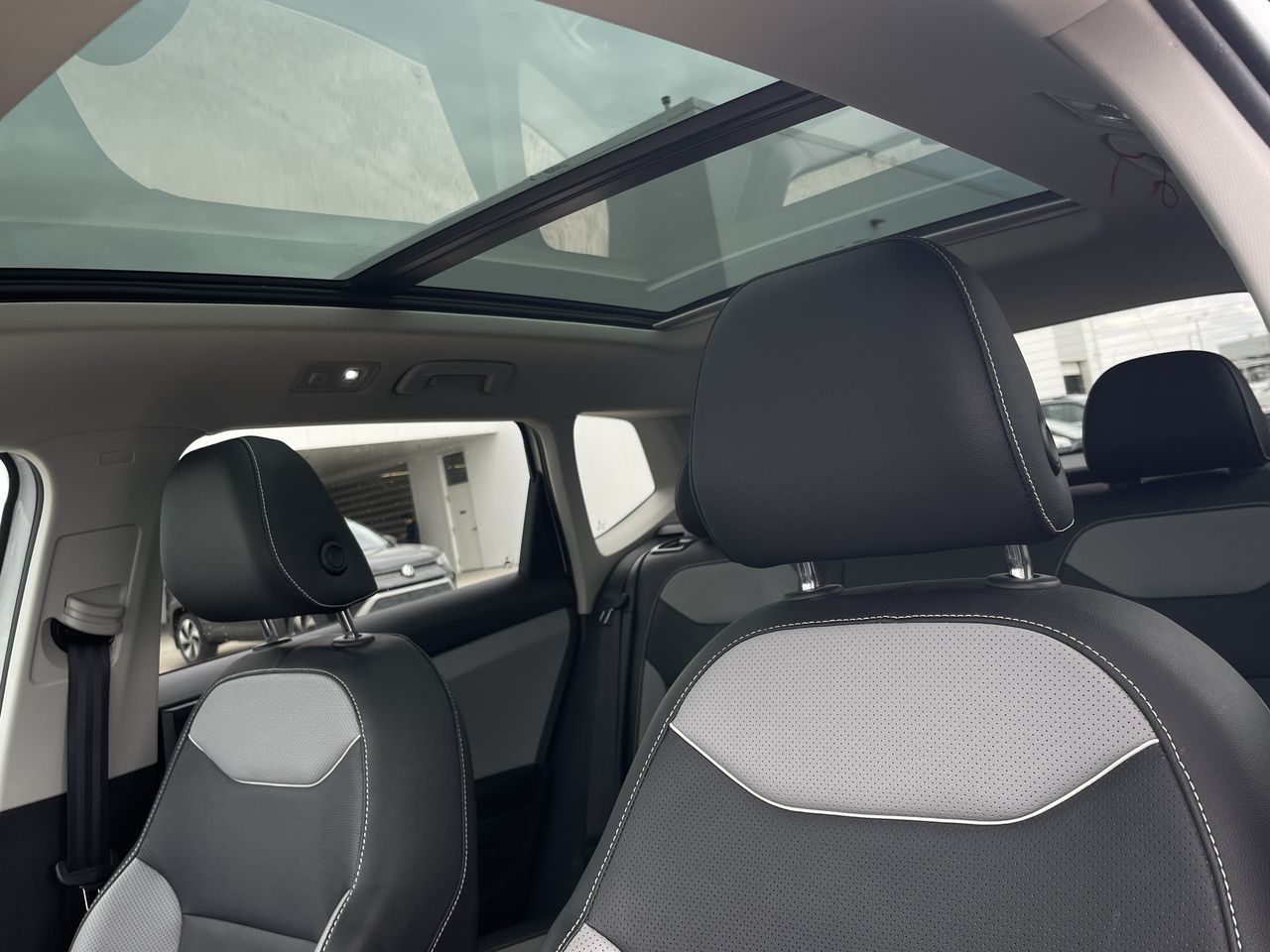 Volkswagen Taos  2023 à Calgary, Alberta