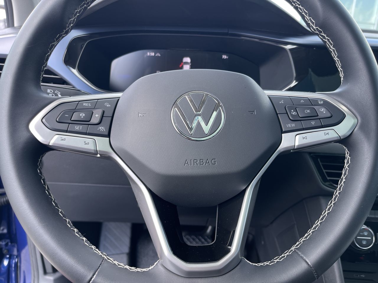 Volkswagen Taos  2024 à Calgary, Alberta