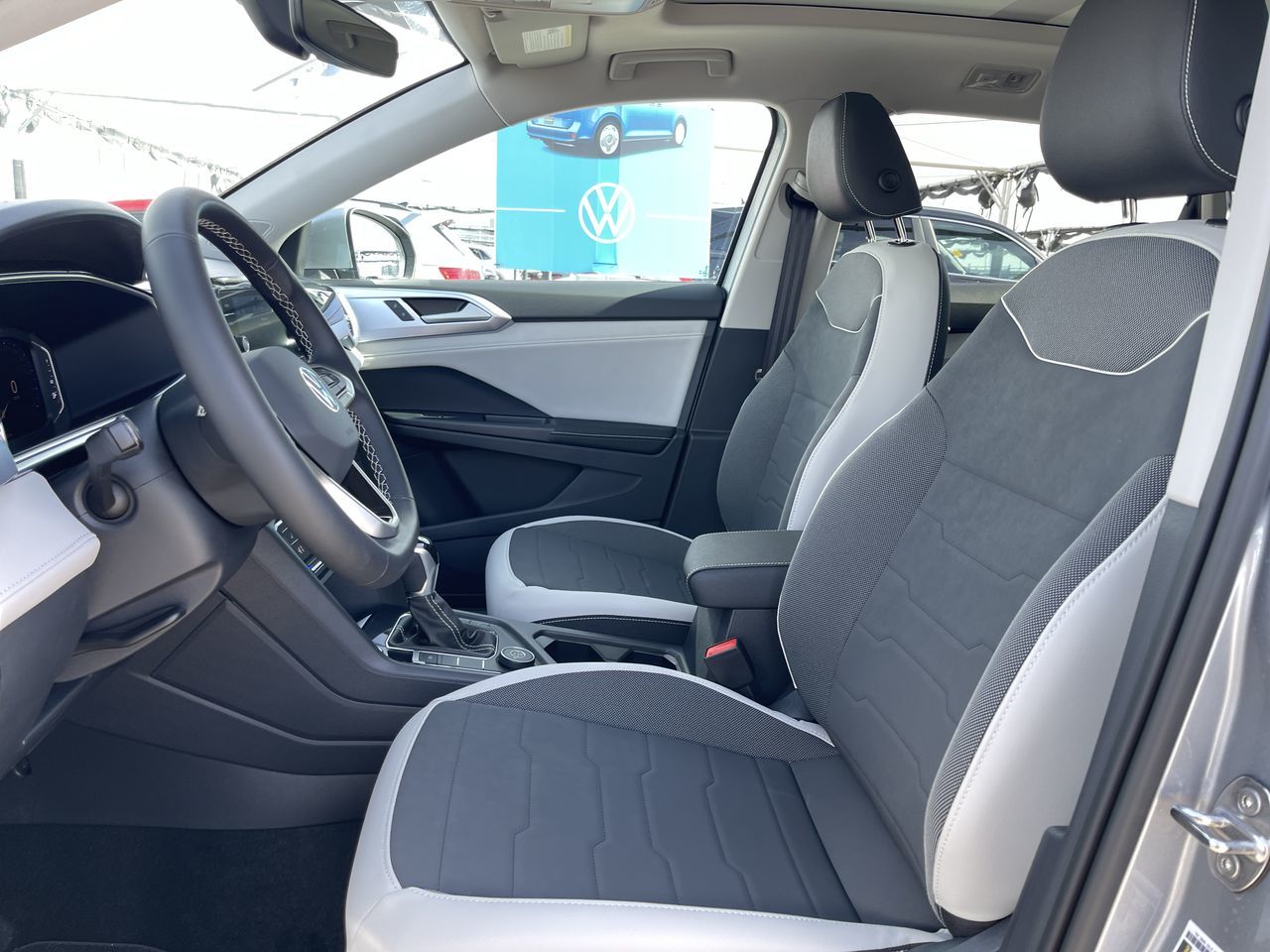 Volkswagen Taos  2025 à Calgary, Alberta