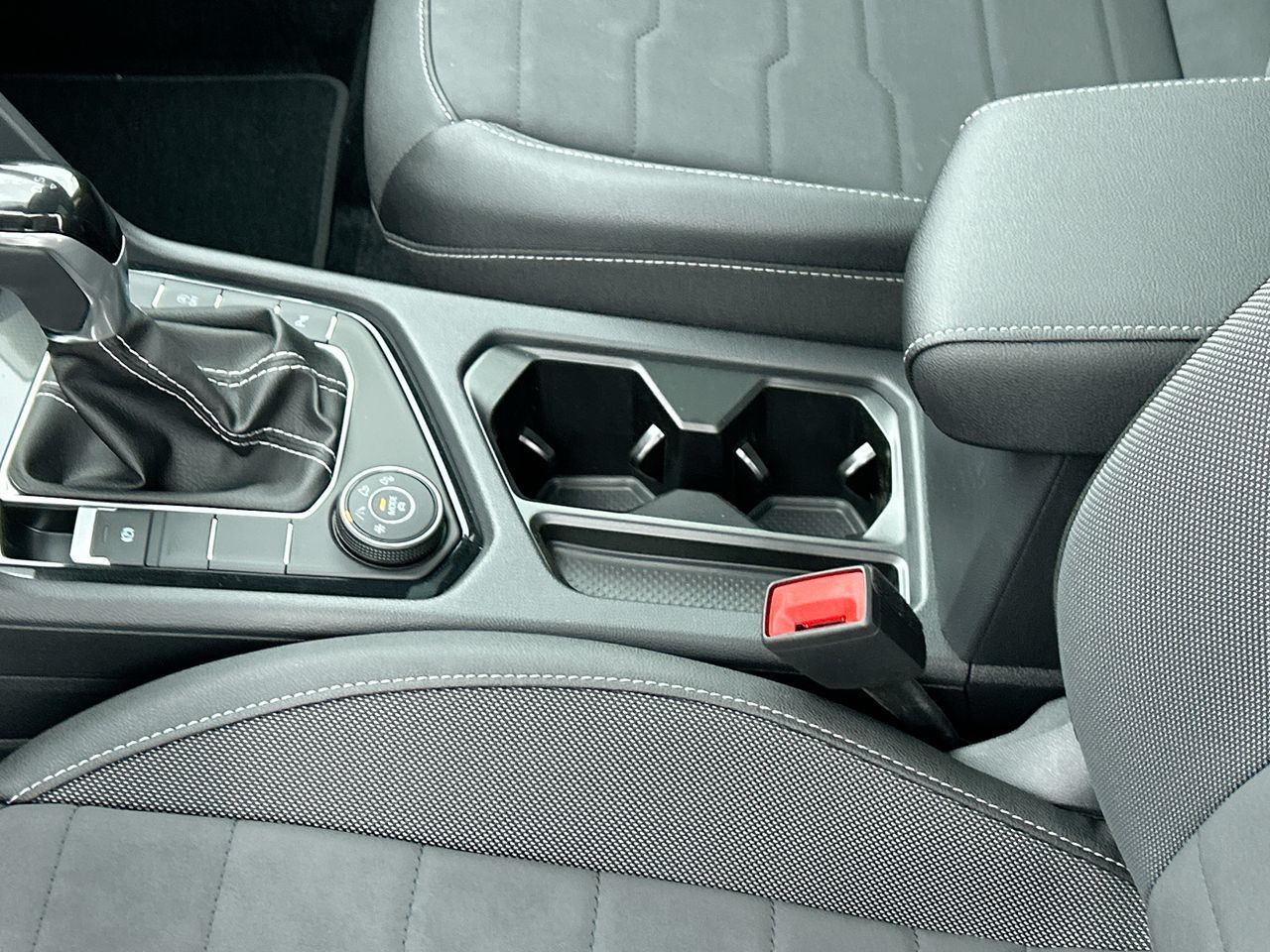 2025 Volkswagen Taos