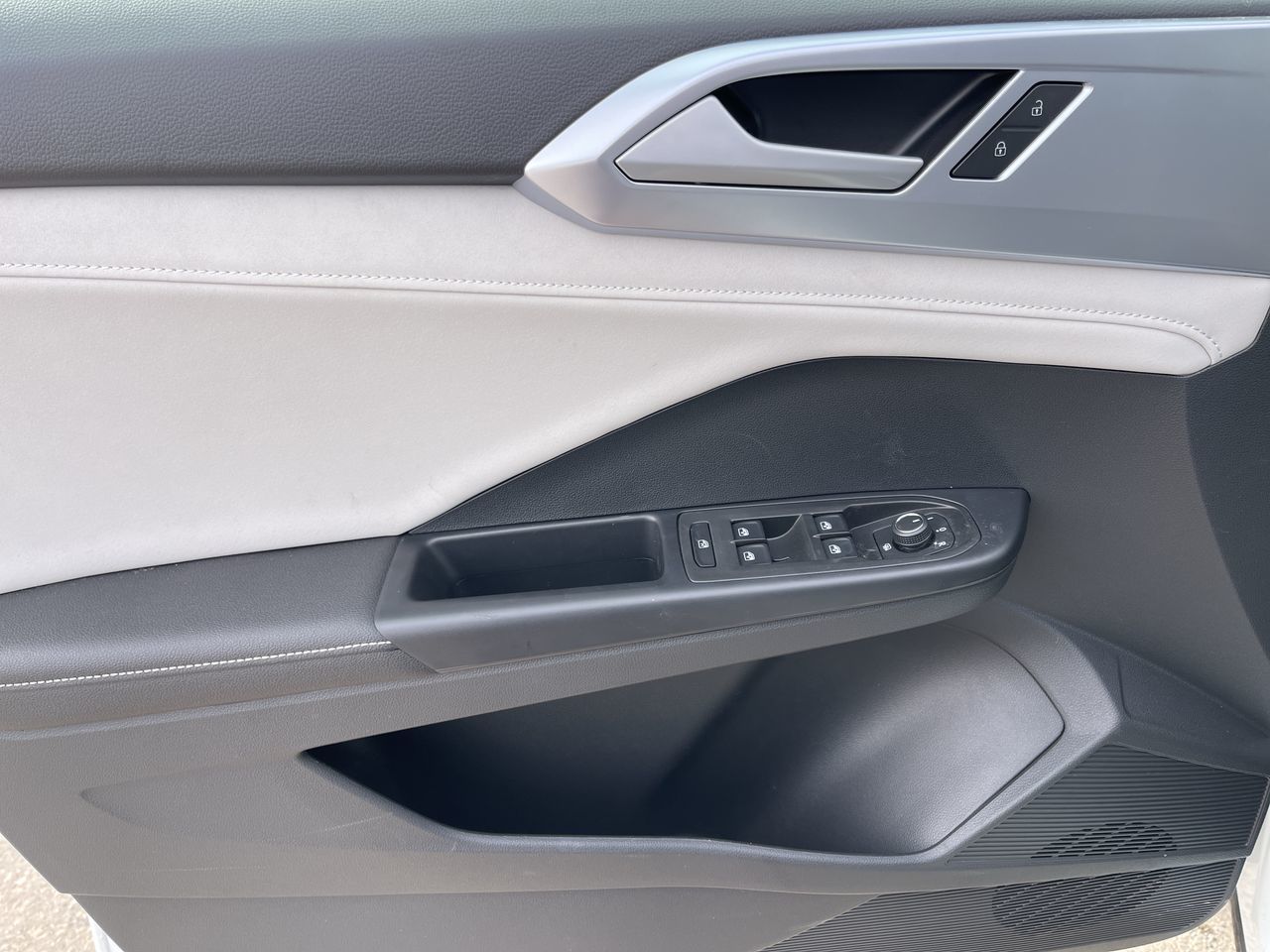 2025 Volkswagen Taos