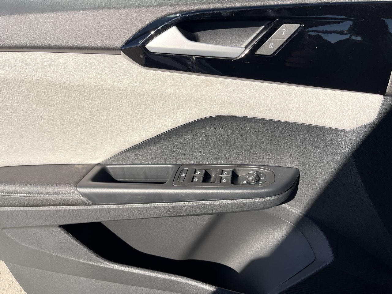 2025 Volkswagen Taos