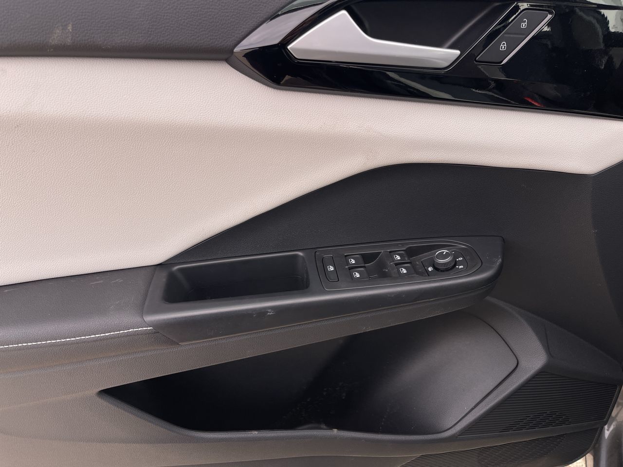 2025 Volkswagen Taos