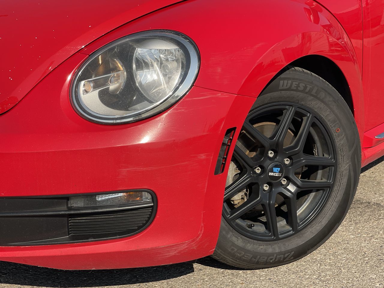 Volkswagen The Beetle Convertible  2016 à Calgary, Alberta
