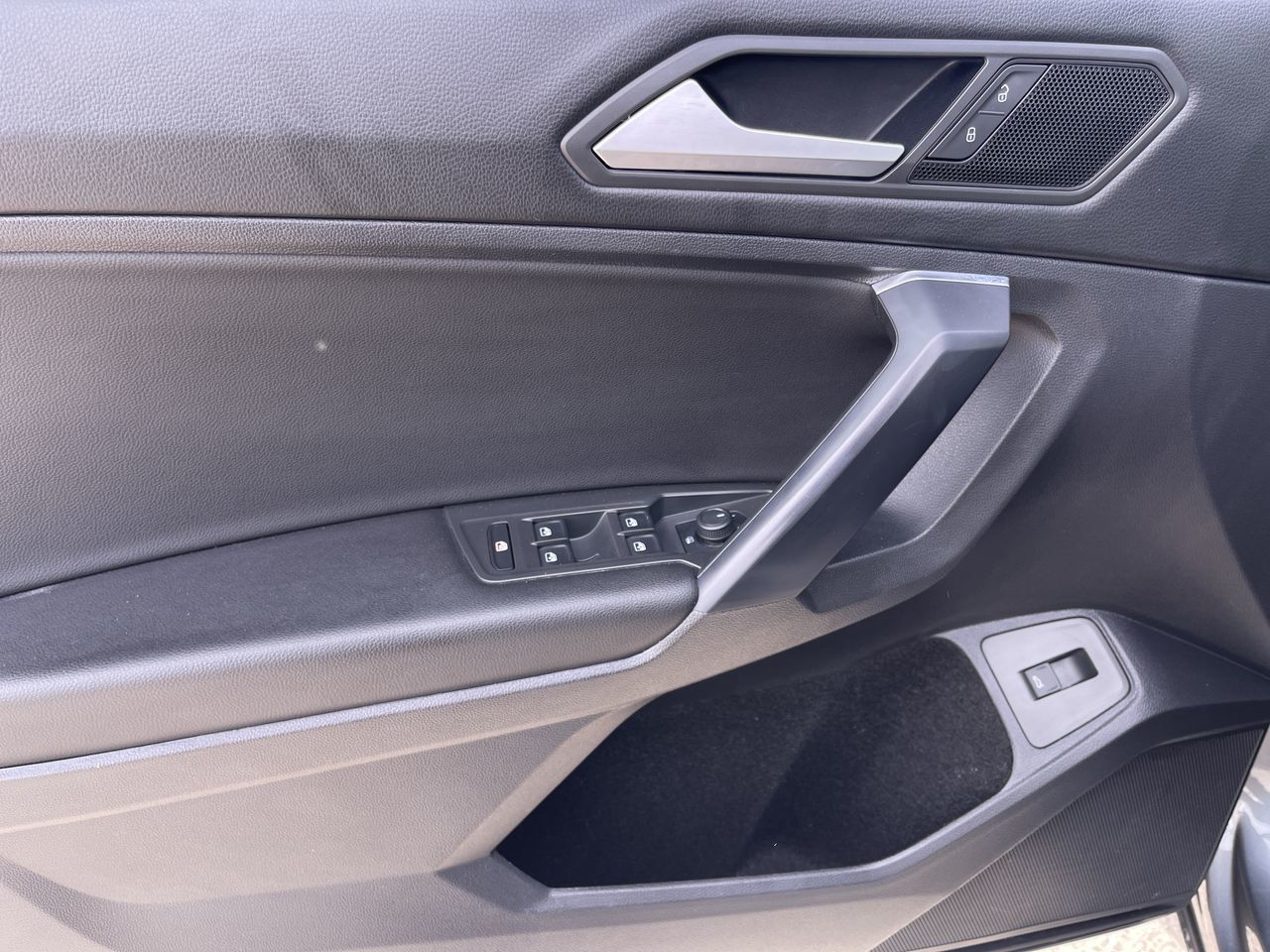 Volkswagen Tiguan  2021 à Calgary, Alberta