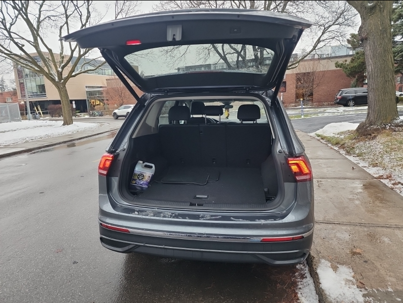 2022 Volkswagen Tiguan in Calgary, Alberta