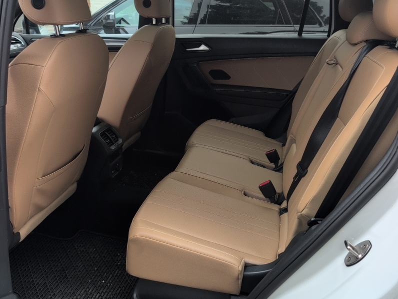 Volkswagen Tiguan  2023 à Calgary, Alberta