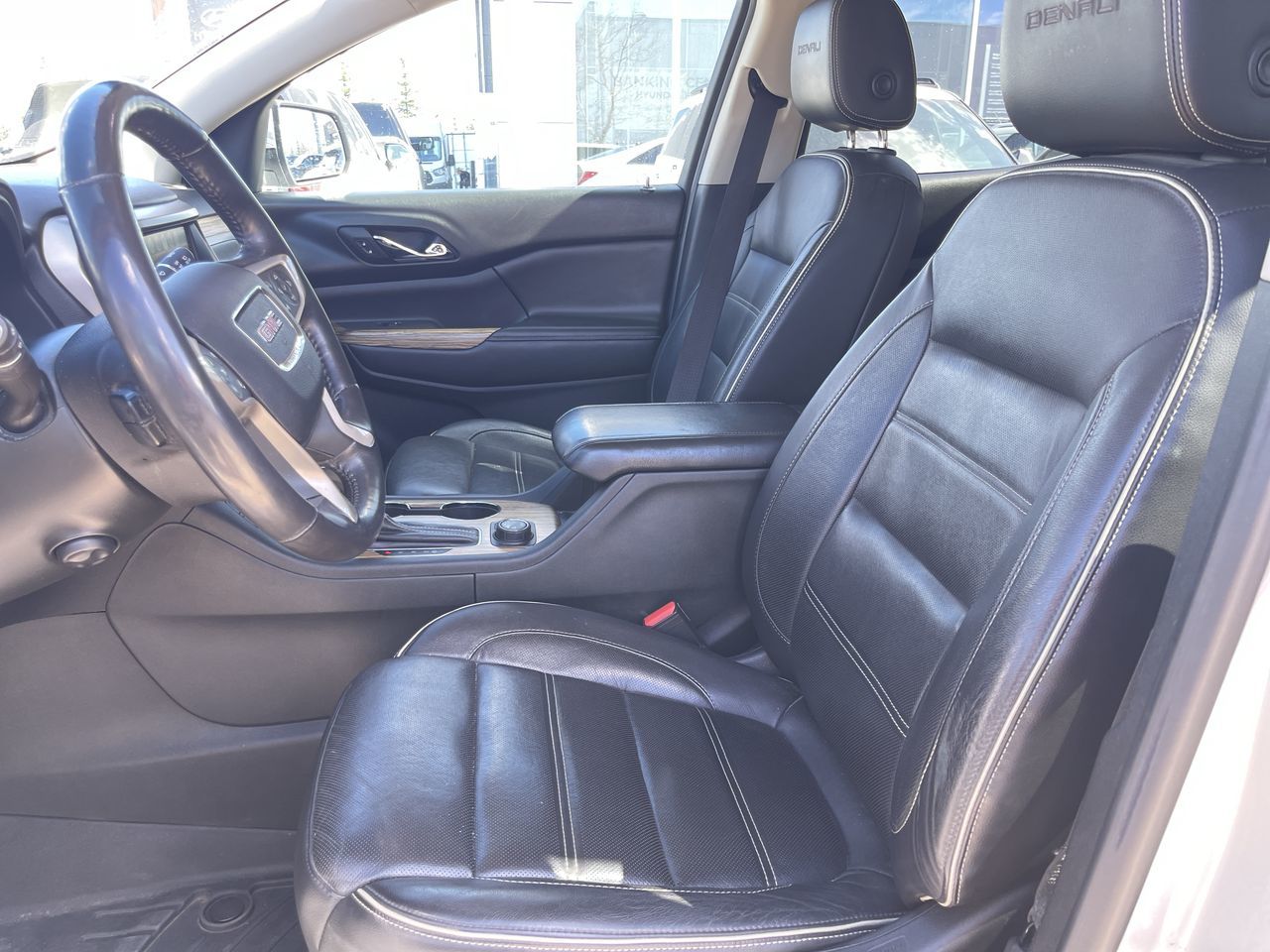 GMC Acadia  2017 à Calgary, Alberta