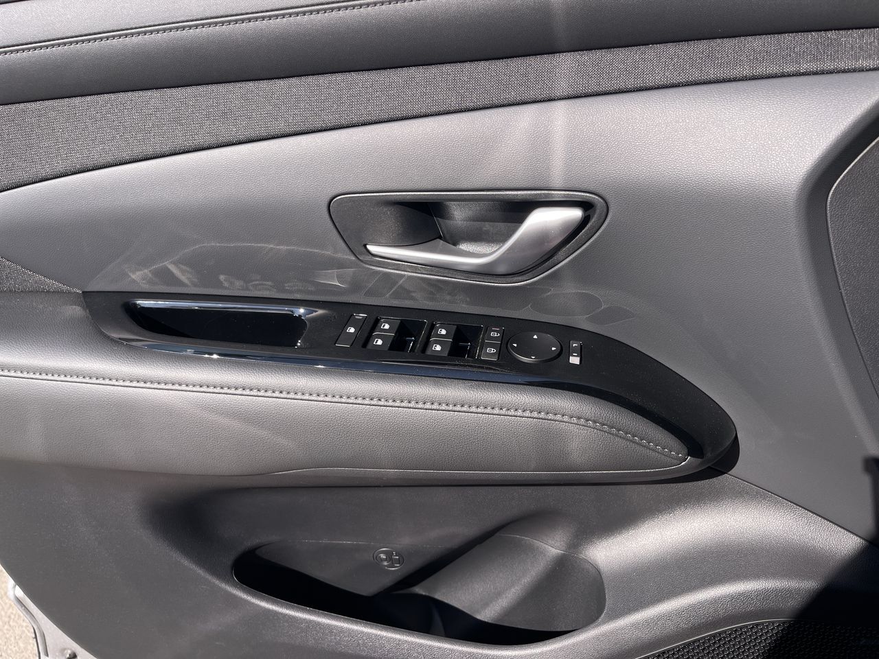 2025 Hyundai Tucson Hybrid in Calgary, Alberta