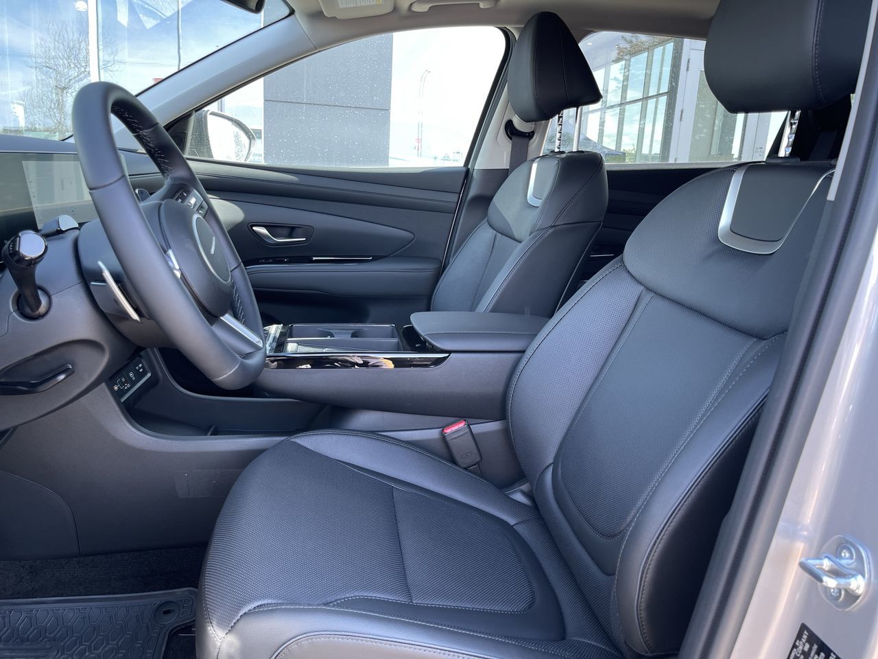 2025 Hyundai Tucson Hybrid in Calgary, Alberta
