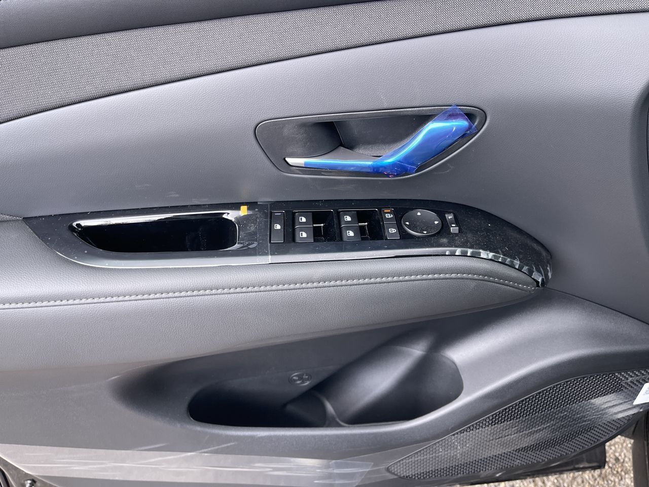 2025 Hyundai Tucson Hybrid in Calgary, Alberta