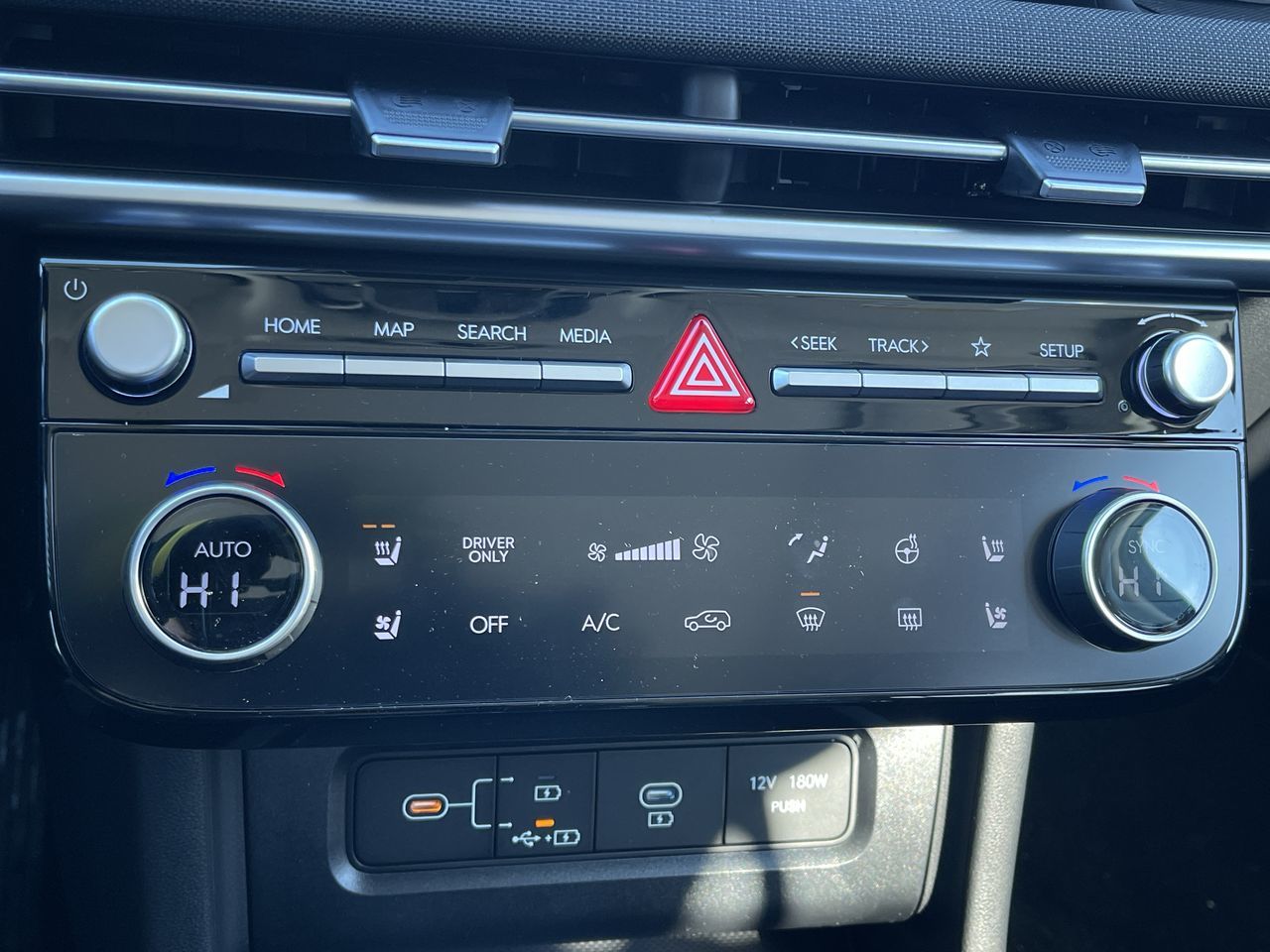 2025 Hyundai Tucson Hybrid in Calgary, Alberta