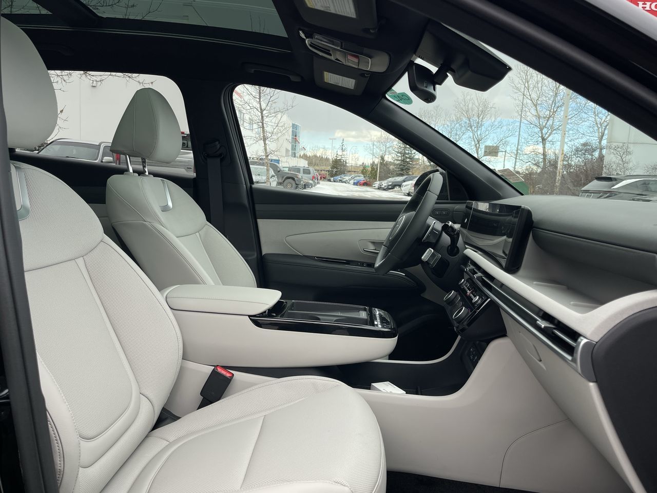 2025 Hyundai Tucson Hybrid in Calgary, Alberta