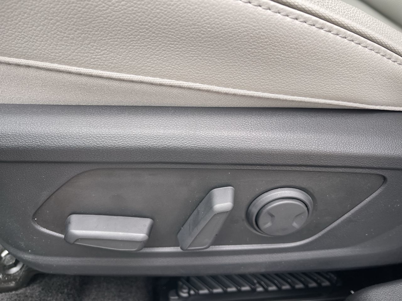 2025 Hyundai Tucson Hybrid in Calgary, Alberta