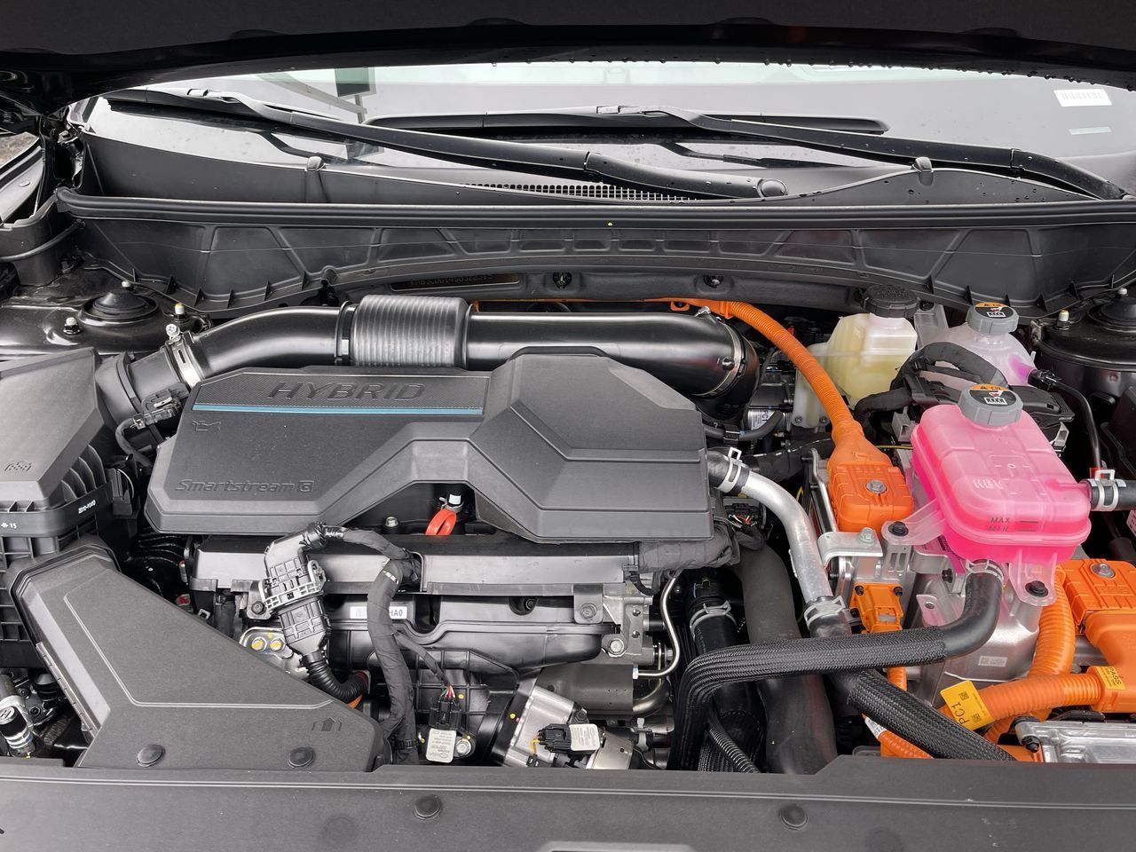 2025 Hyundai Tucson Hybrid in Calgary, Alberta