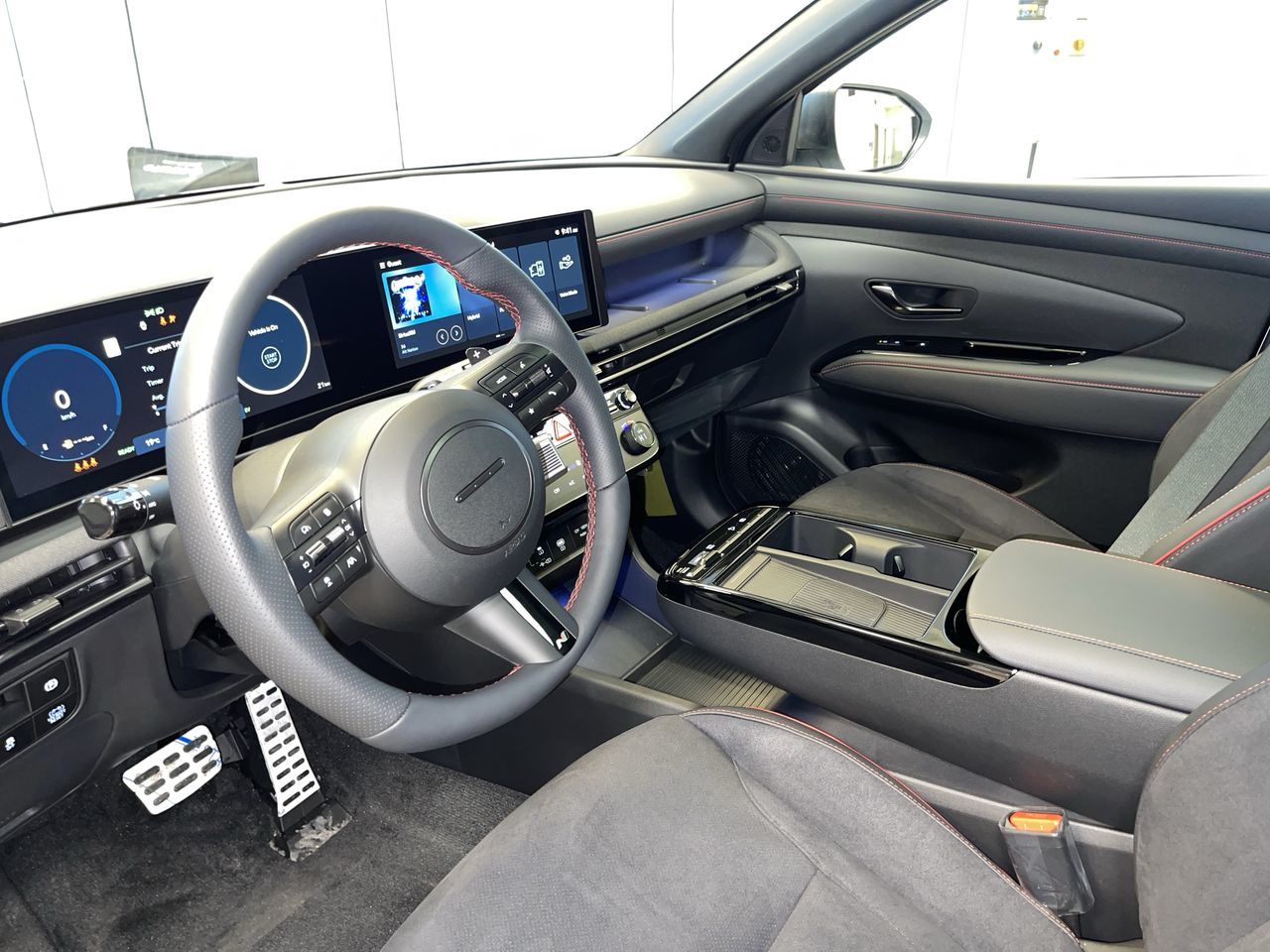 2025 Hyundai Tucson Hybrid in Calgary, Alberta