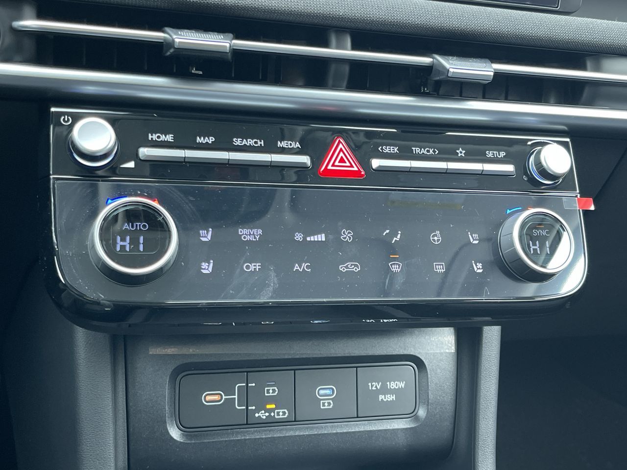 2026 Hyundai Tucson Hybrid in Calgary, Alberta