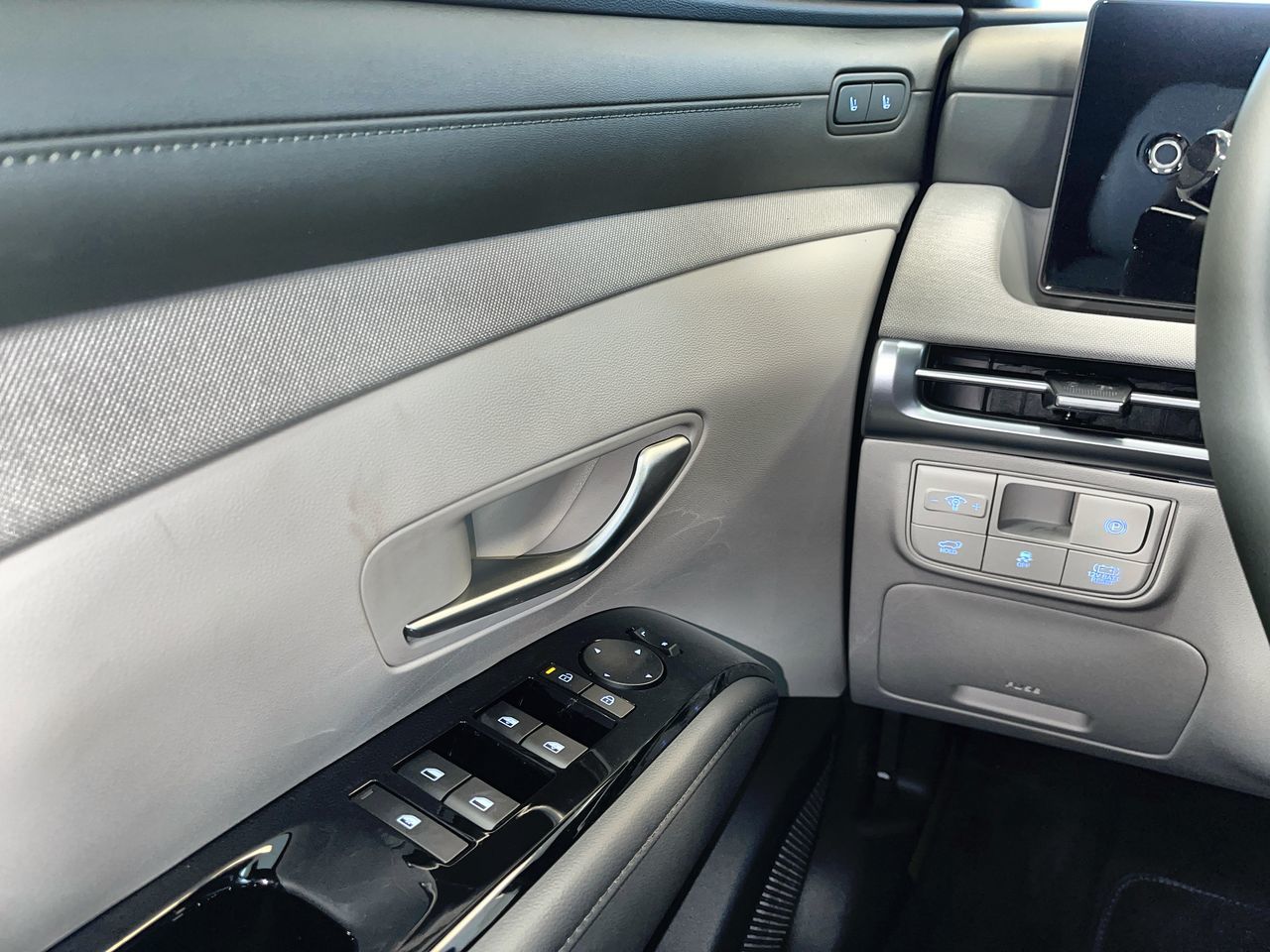 2026 Hyundai Tucson Hybrid in Calgary, Alberta