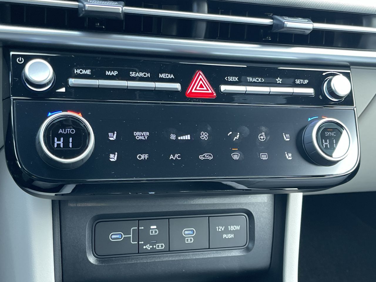 2026 Hyundai Tucson Hybrid in Calgary, Alberta
