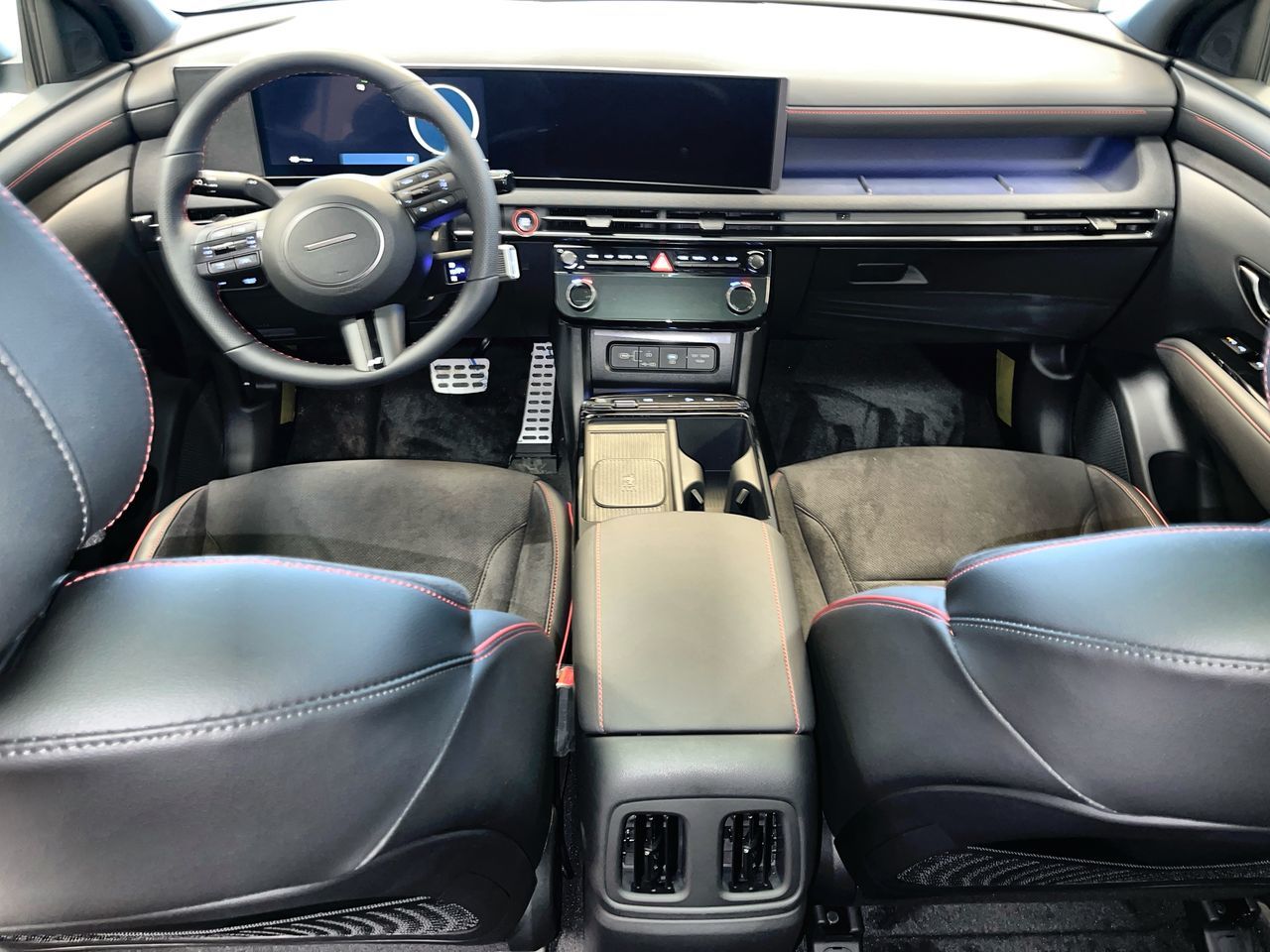 2026 Hyundai Tucson Hybrid in Calgary, Alberta