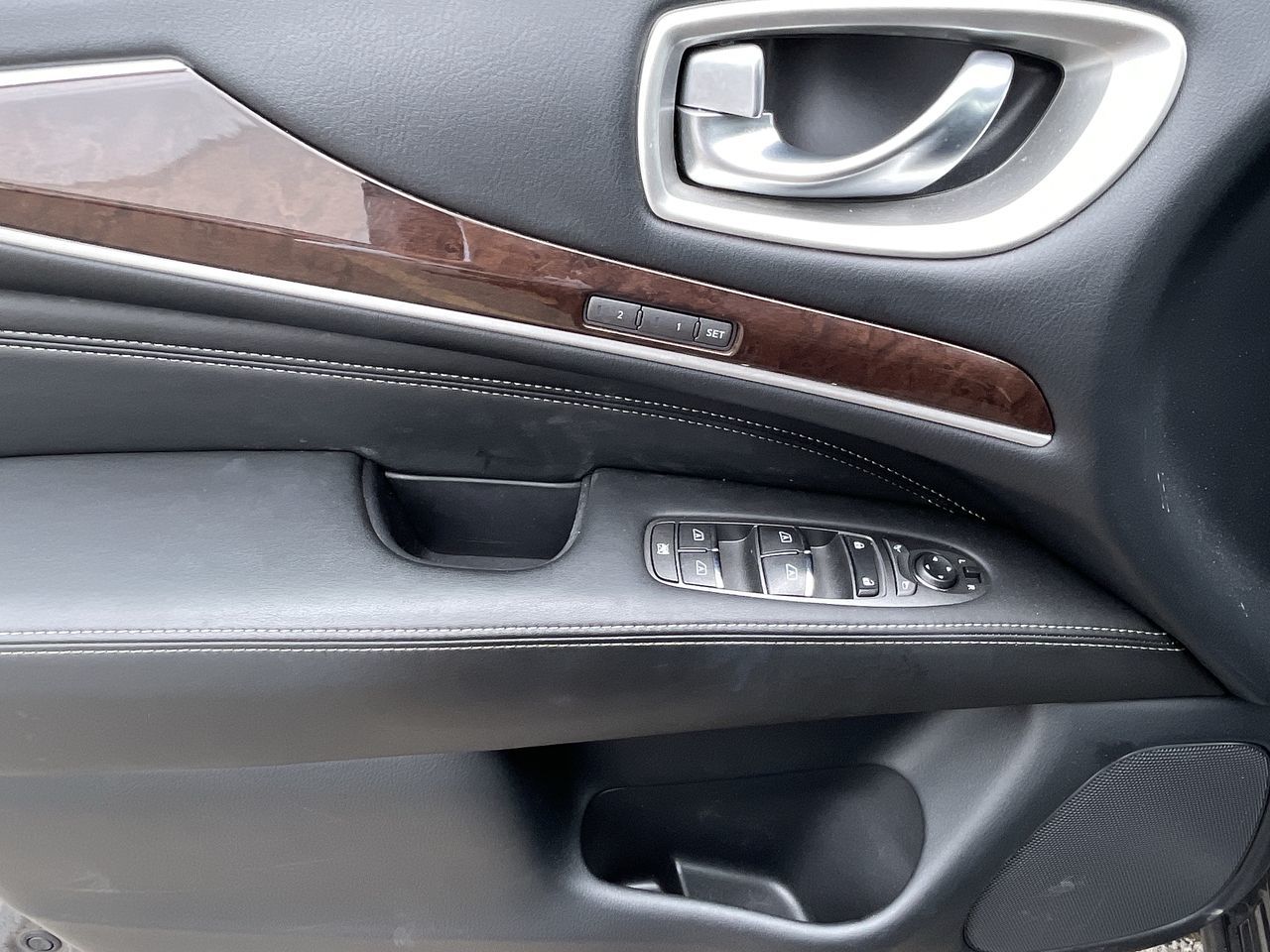 INFINITI Gallery Used 2019 Infiniti QX60 AWD PURE, 7 Passenger, DVD