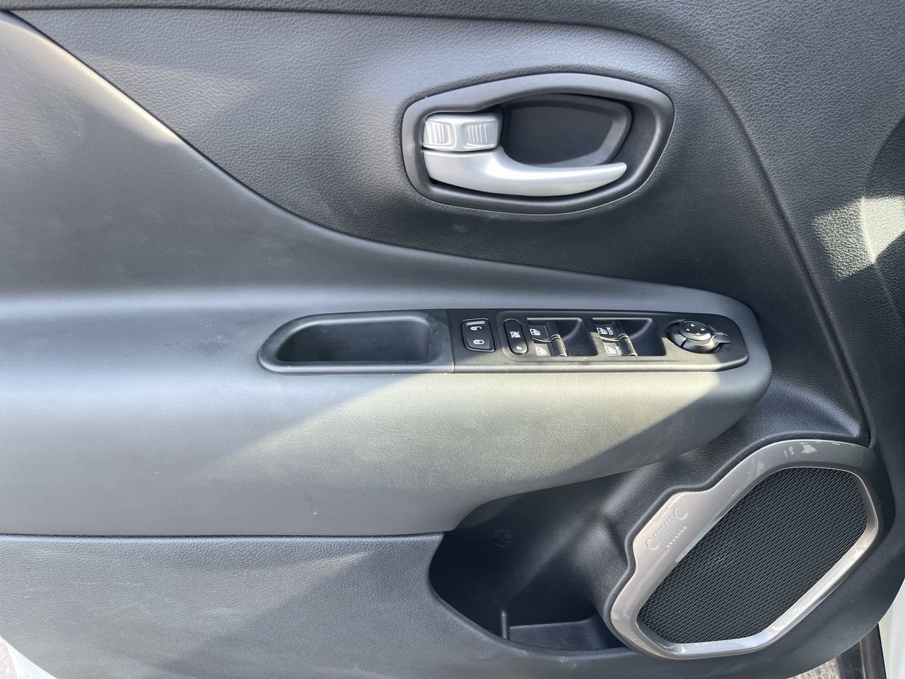 2023 Jeep Renegade 4x4 in Calgary, Alberta