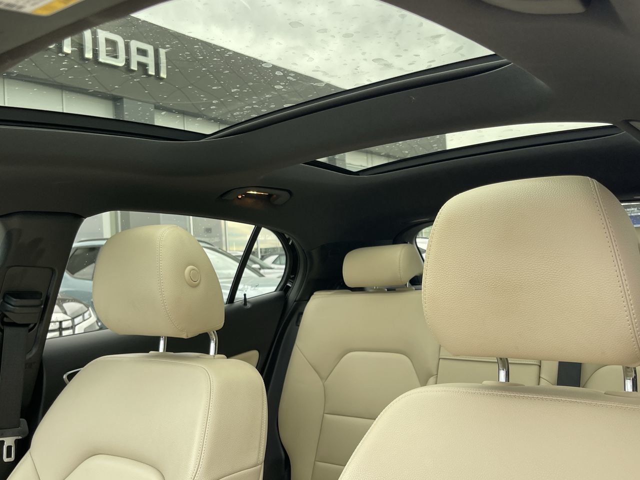 Mercedes-Benz GLA250  2019 à Calgary, Alberta