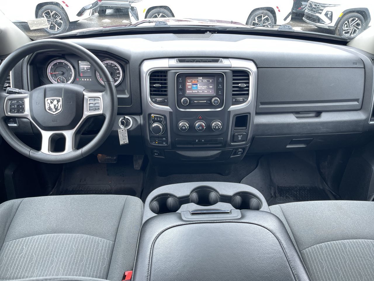 Ram RAM 1500 Classic Crew Cab 4x4 (DS)  2023 à Calgary, Alberta