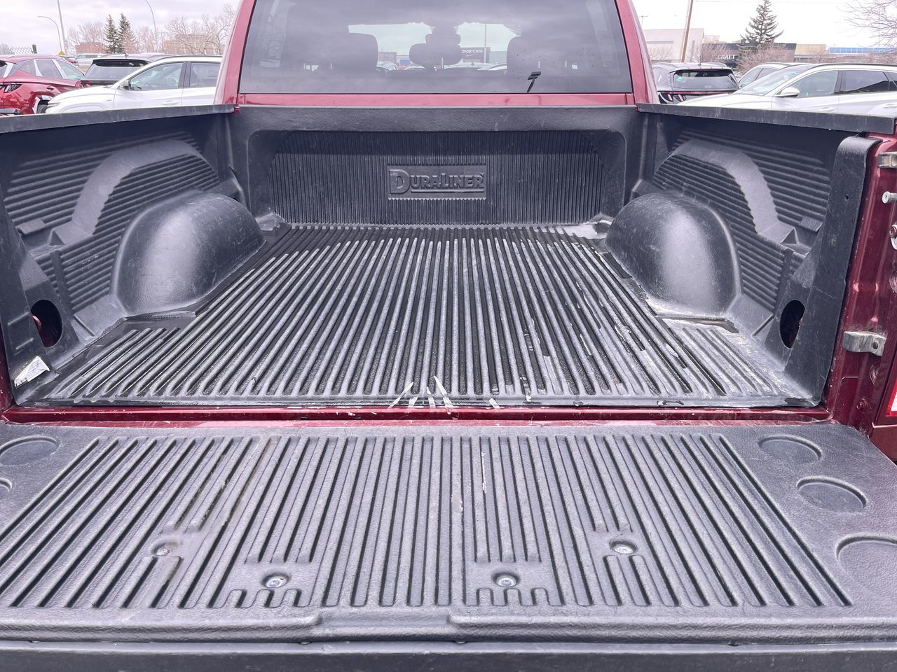 Ram RAM 1500 Classic Crew Cab 4x4 (DS)  2023 à Calgary, Alberta