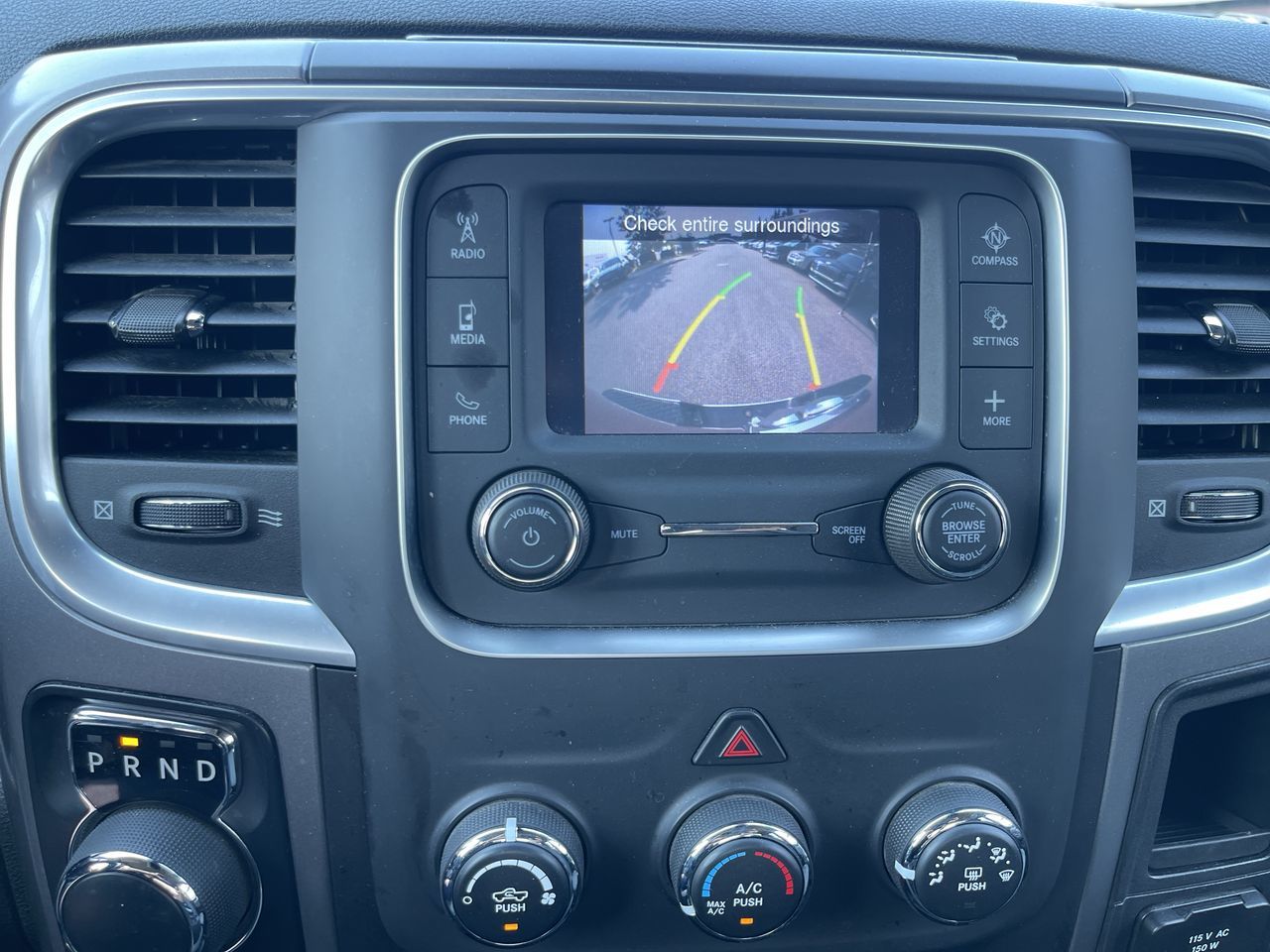 2023 Ram RAM 1500 Classic Crew Cab 4x4 (DS)
