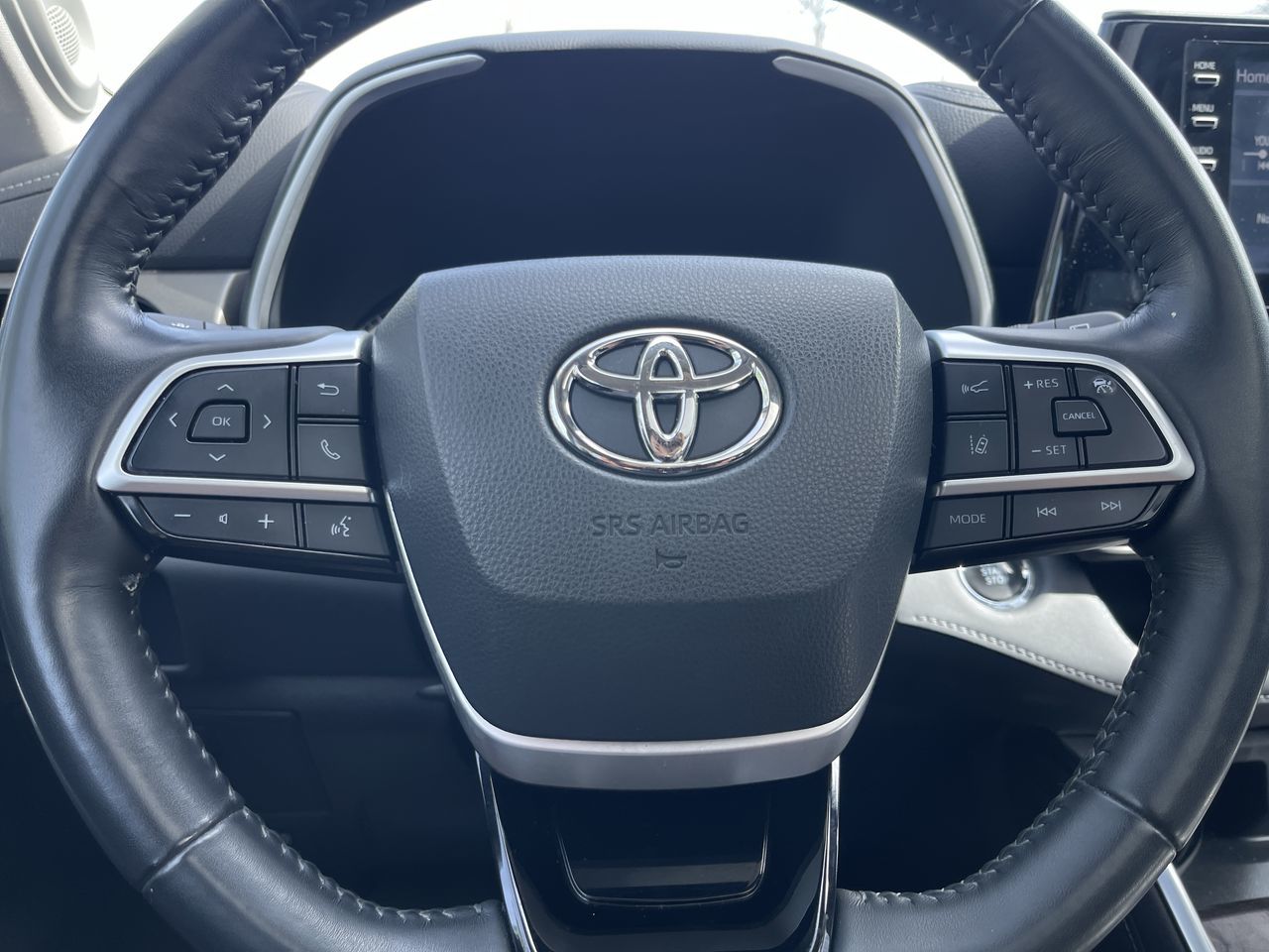 2022 Toyota Highlander in Calgary, Alberta